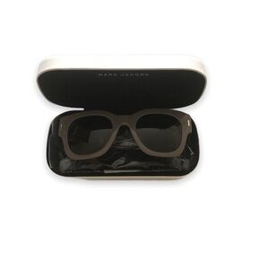 MARC JACOBS SUNGLASSES 🕶